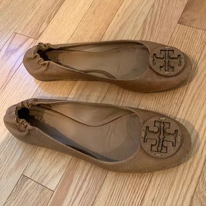 Tory Burch flats, good condition, some wear in the front (see photos